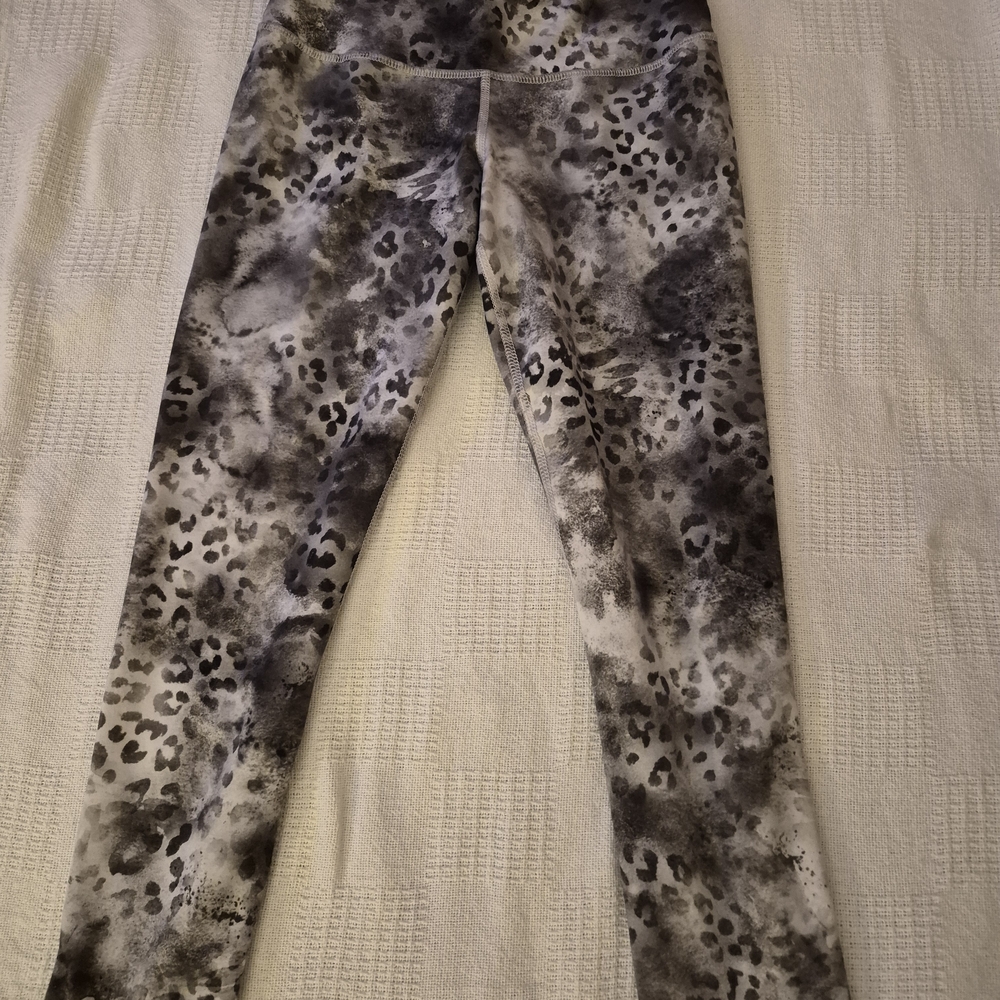Evolution And Creation Gray & Black Animal Print Leggings
